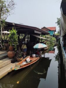 Bang Nam Phueng Floating Market