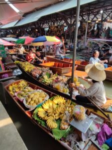 Damnoen Saduak Floating Market