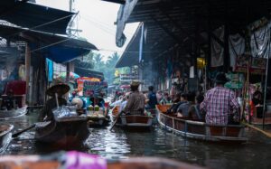 damnoen Sadoek Floating market